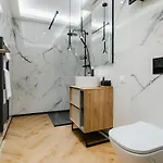 The Forest - Luxe With Free Secured Parking דירה בראשוב