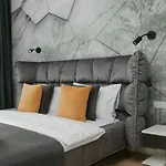 דירה The Forest - Luxe With Free Secured Parking *