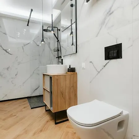 The Forest - Luxe With Free Secured Parking * Brassó