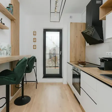 The Forest - Luxe With Free Secured Parking