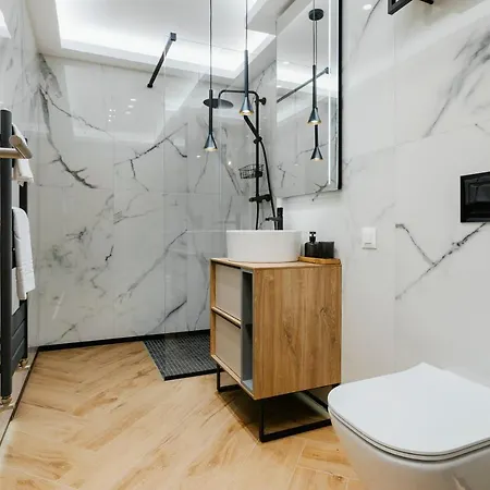 The Forest - Luxe With Free Secured Parking Apartment Brașov