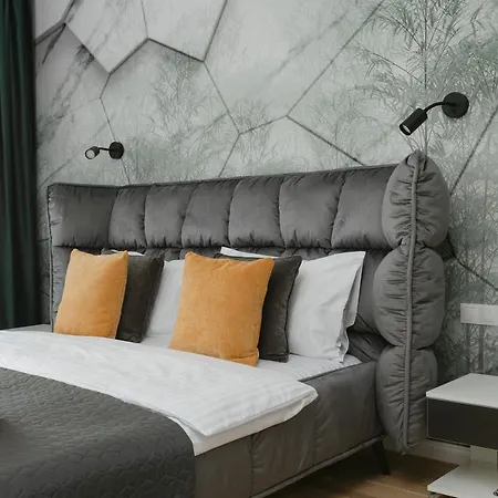 Apartment The Forest - Luxe With Free Secured Parking *