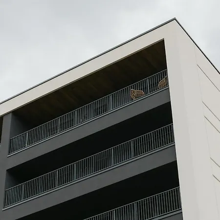 The Forest - Luxe With Free Secured Parking *