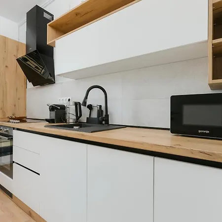 Apartment The Forest - Luxe With Free Secured Parking