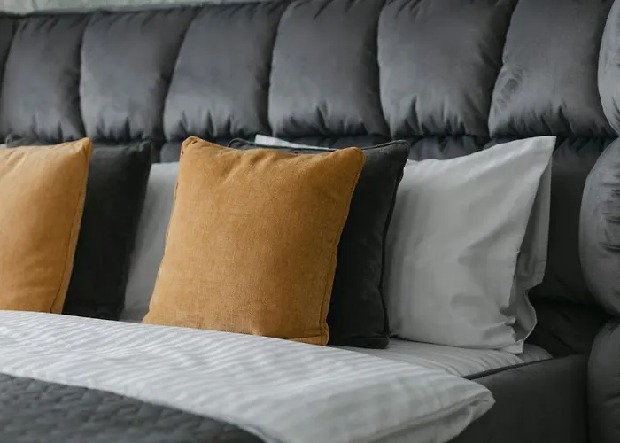 The Forest - Luxe With Free Secured Parking Apartment