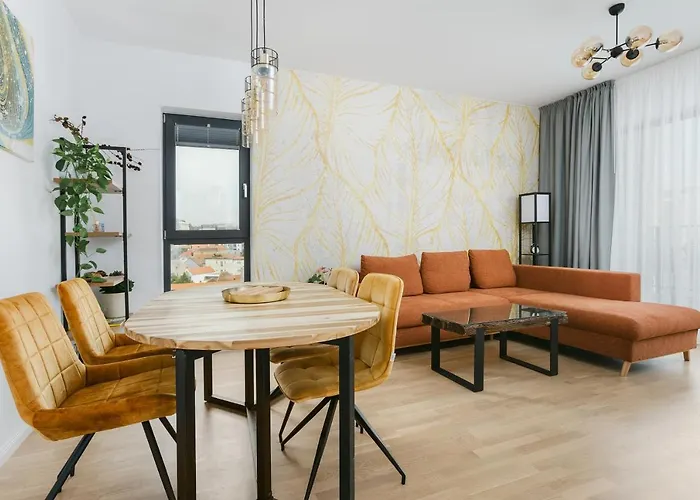 The Forest - Luxe With Free Secured Parking Apartment