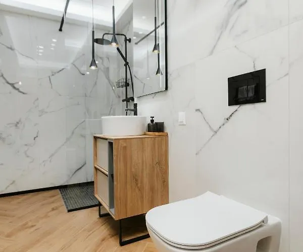 The Forest - Luxe With Free Secured Parking * Brasov