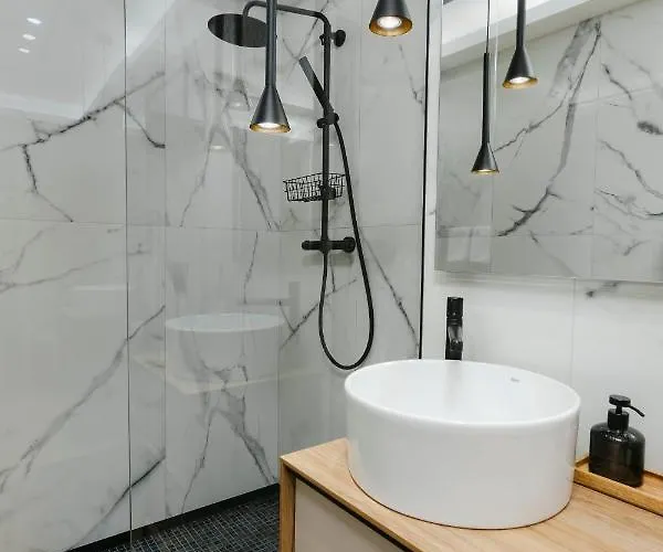 The Forest - Luxe With Free Secured Parking Apartment *