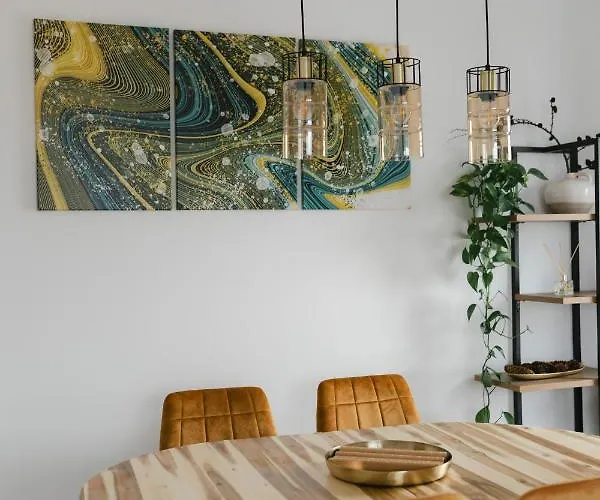 Apartment The Forest - Luxe With Free Secured Parking