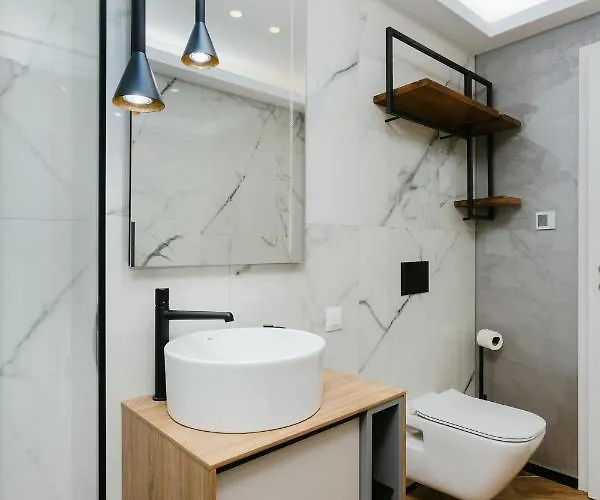 Apartment The Forest - Luxe With Free Secured Parking *