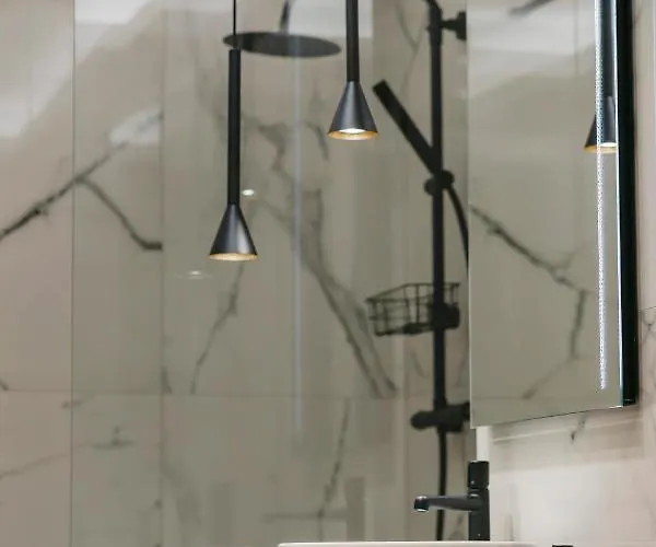 The Forest - Luxe With Free Secured Parking