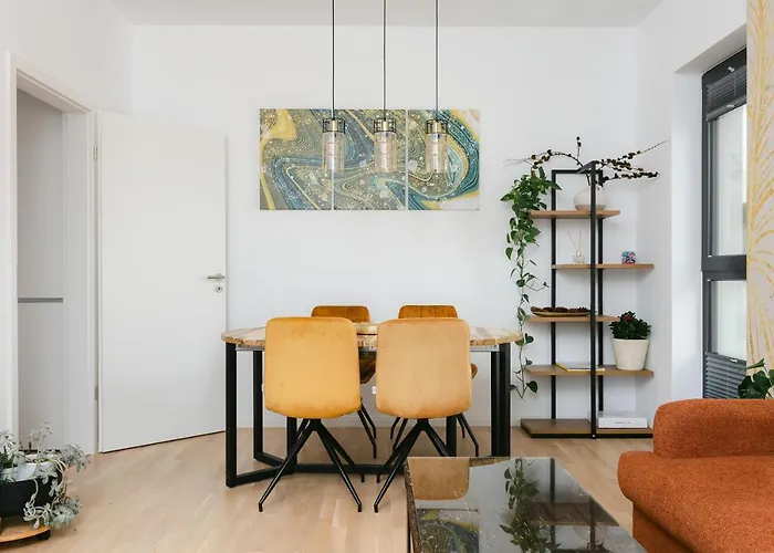 The Forest - Luxe With Free Secured Parking *