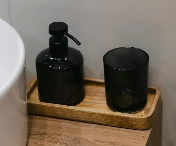 The Forest - Luxe With Free Secured Parking Apartment