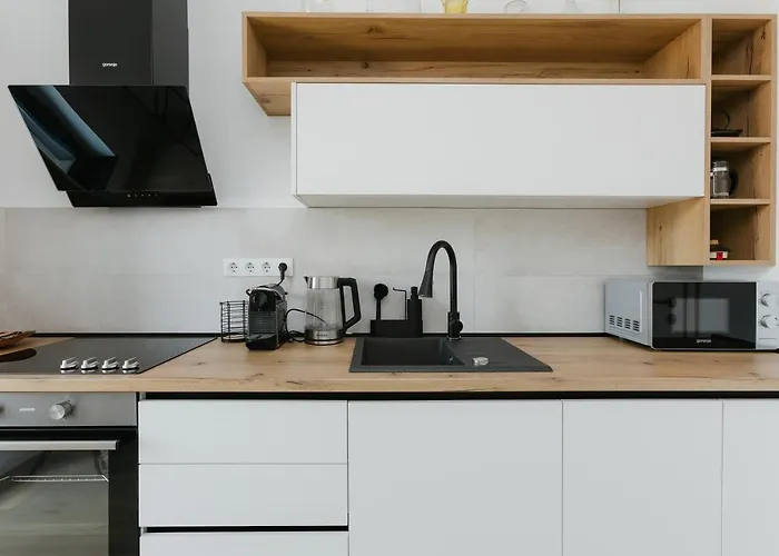 The Forest - Luxe With Free Secured Parking *