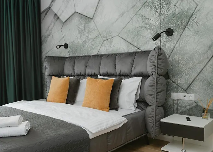 Apartment The Forest - Luxe With Free Secured Parking *