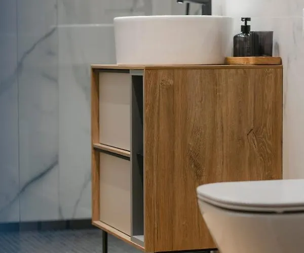 The Forest - Luxe With Free Secured Parking Apartment *